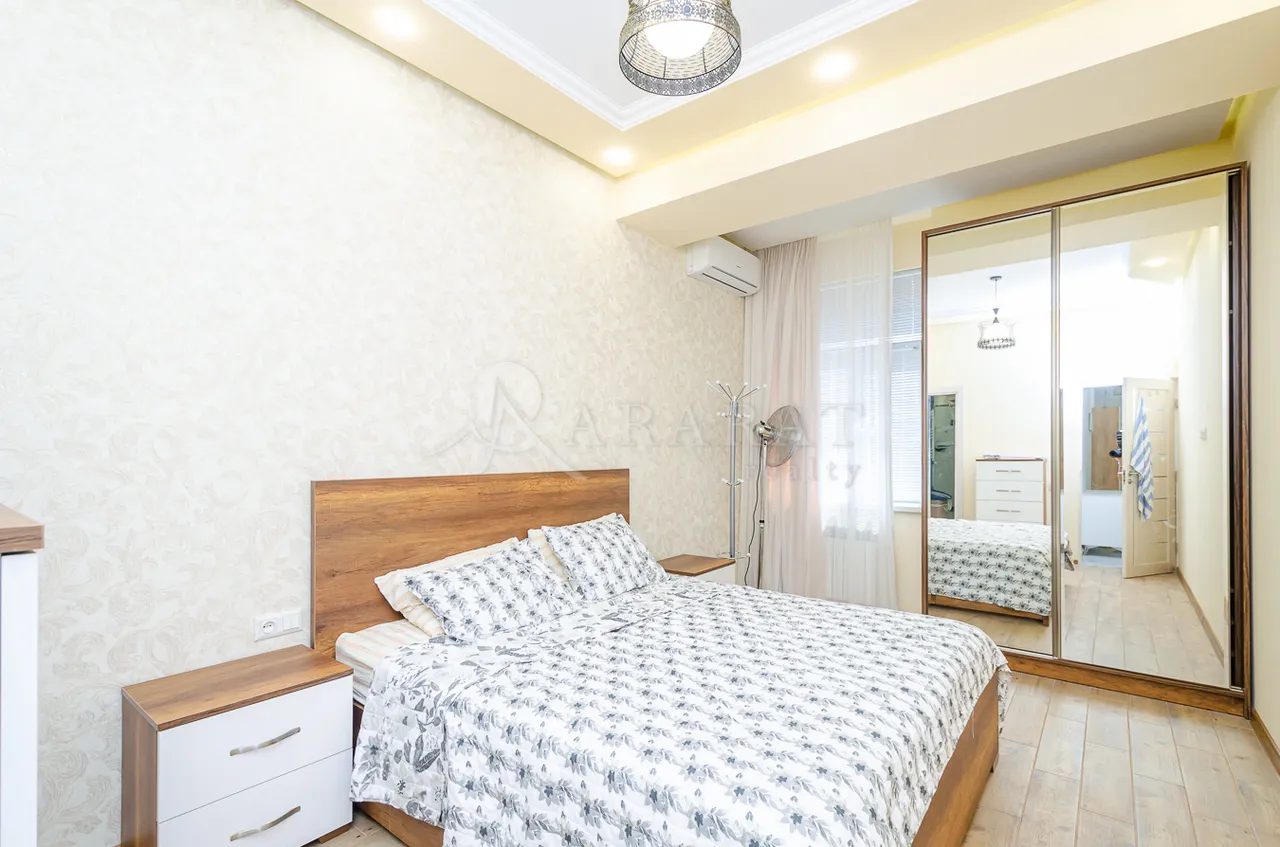 3 bedroom apartment for rent خیابان یِکمالیان, مرکز شهر ایروان, 158428