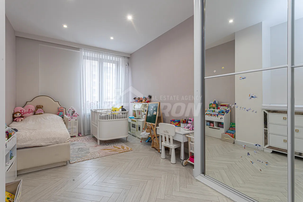 4 bedroom apartment for sale Aram St, Center Yerevan, 159223