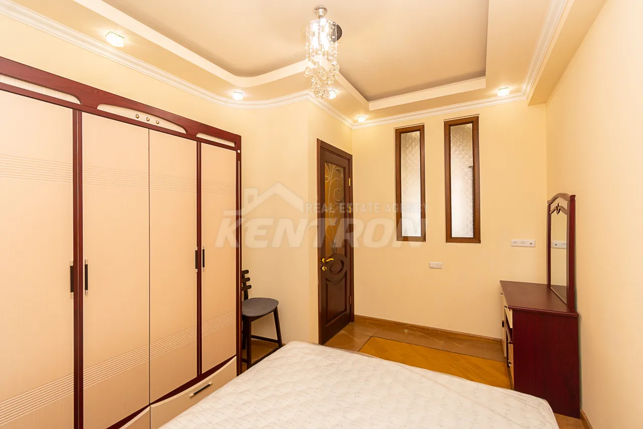 3 bedroom apartment for rent Vardanants St, Center Yerevan, 160006