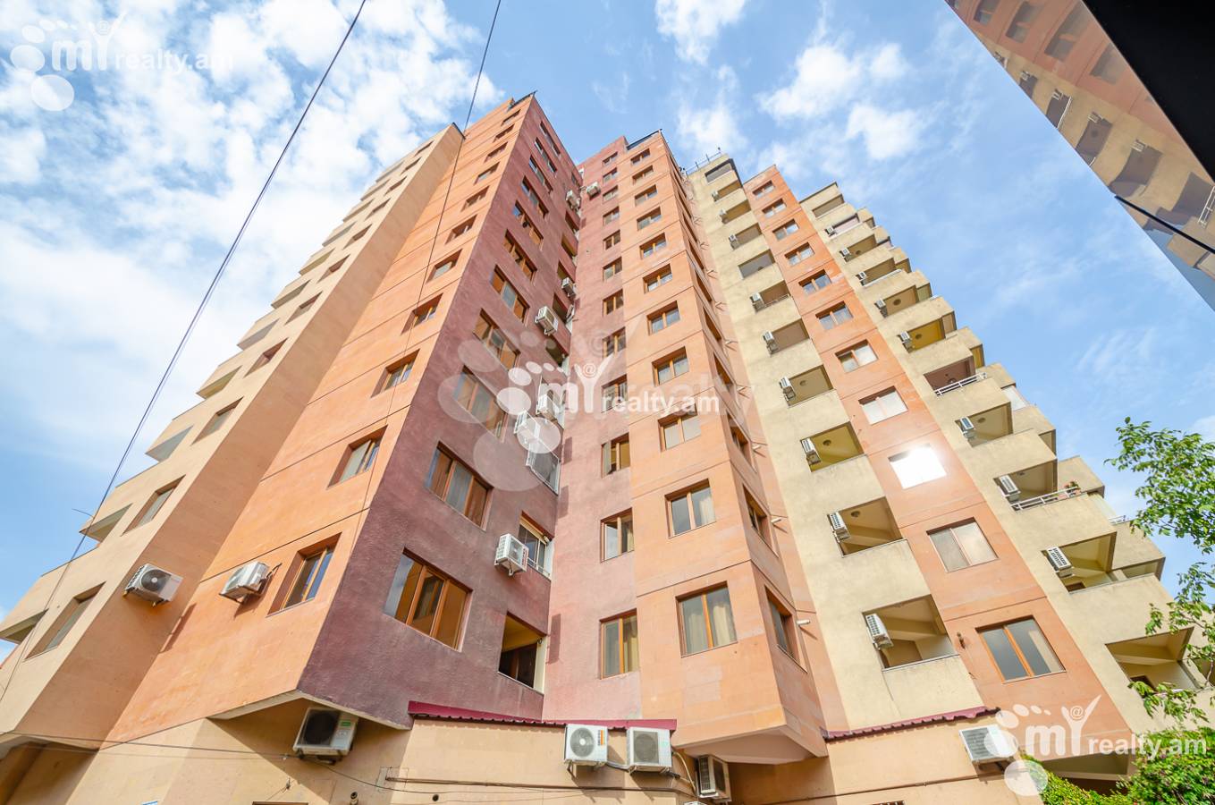 4 սենյականոց բնակարան  Կոմիտասի պող, Արաբկիր Երևան, 153021