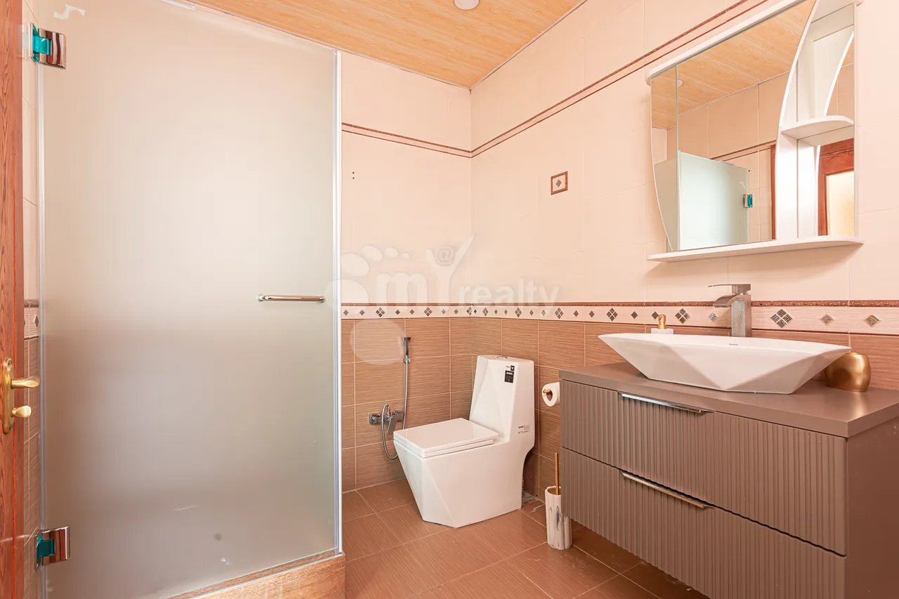 5 bedroom apartment for rent Spendiaryan St, Center Yerevan, 158573