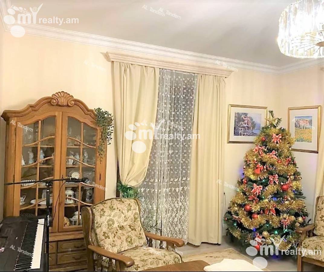 4 bedroom apartment for sale Hanrapetutyan St, Center Yerevan, 125081