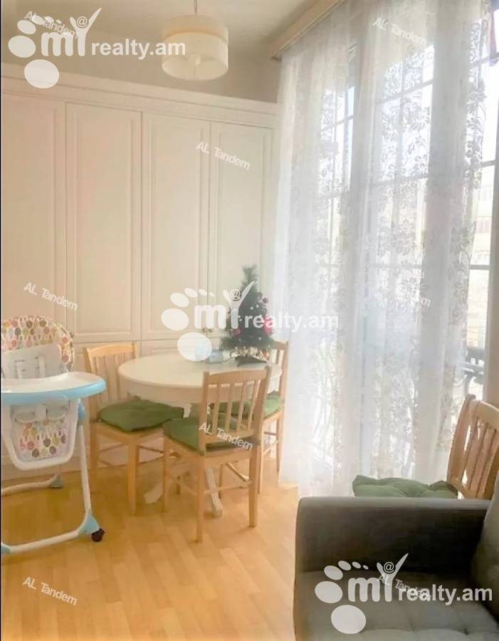 4 bedroom apartment for sale Hanrapetutyan St, Center Yerevan, 125081