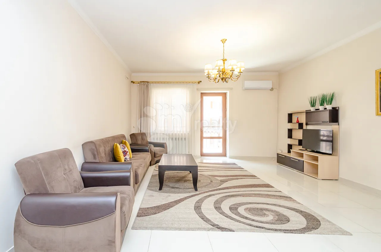 3 bedroom apartment for rent Northern (Hyusisayin)  Ave, Center Yerevan, 161923