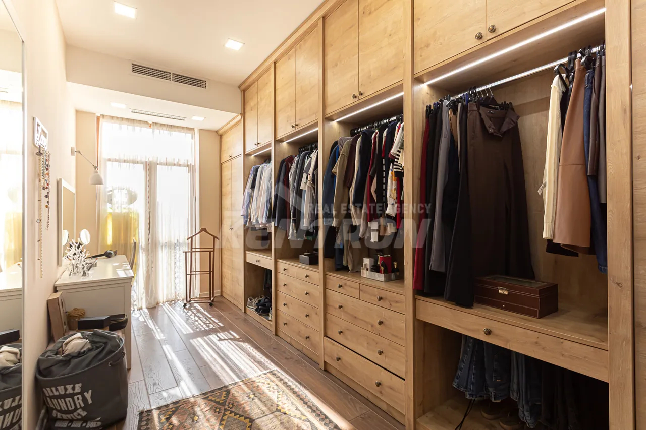 3 bedroom apartment for sale Orbeli Yeghbayrner   St, Arabkir Yerevan, 159690