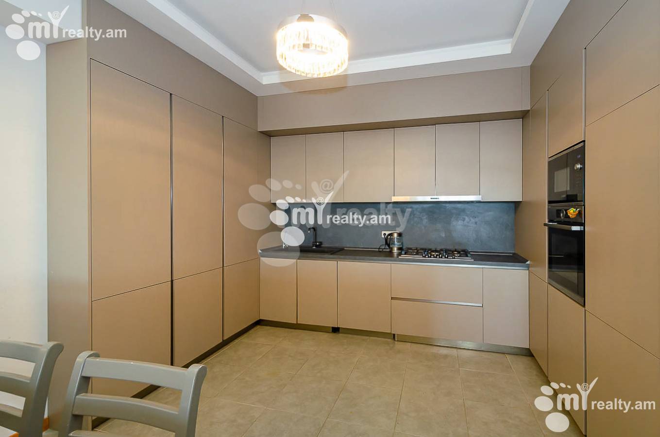 4 bedroom apartment for sale خیابان آنتارایین, مرکز شهر ایروان, 151536