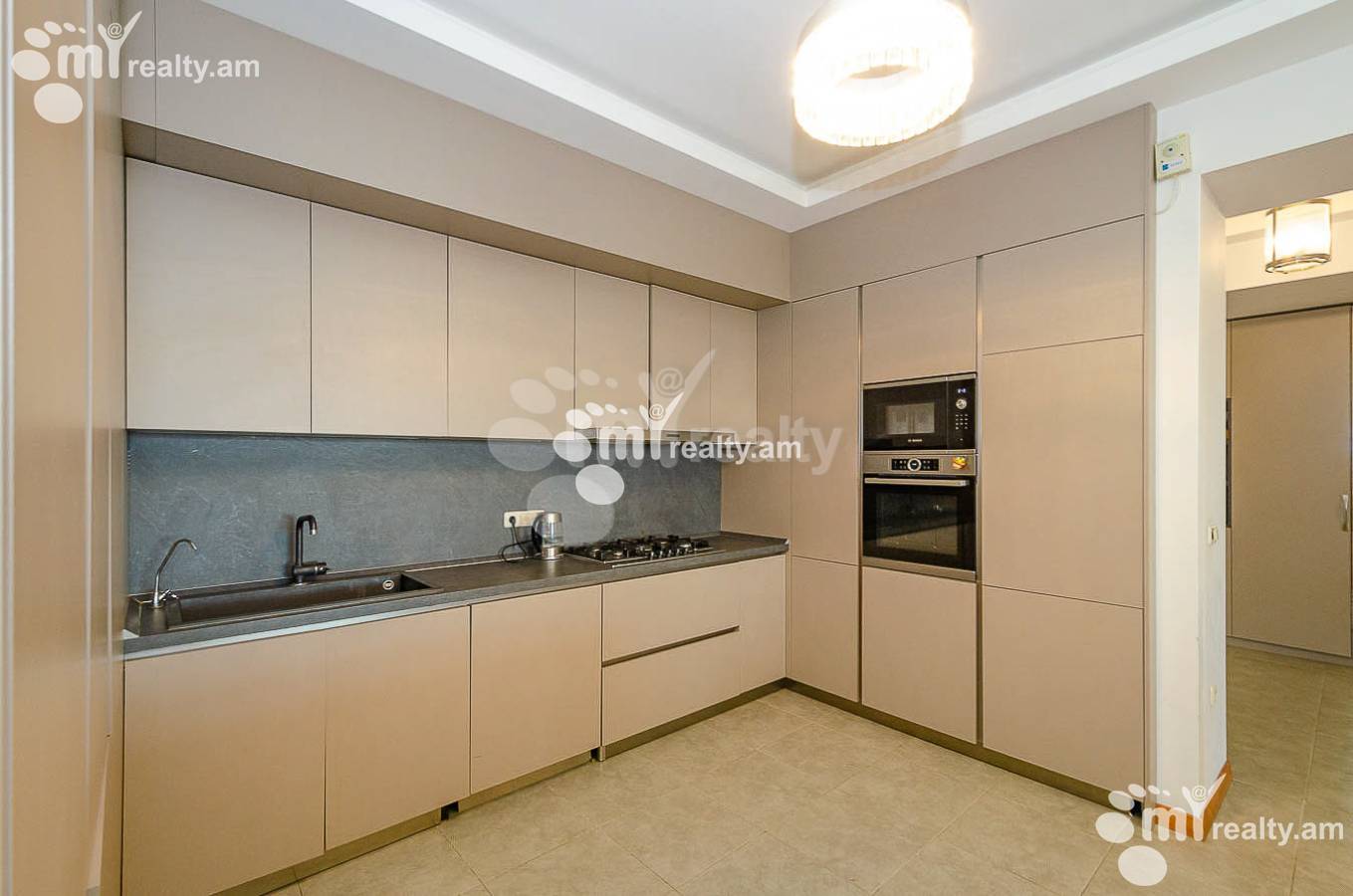 4 bedroom apartment for sale خیابان آنتارایین, مرکز شهر ایروان, 151536
