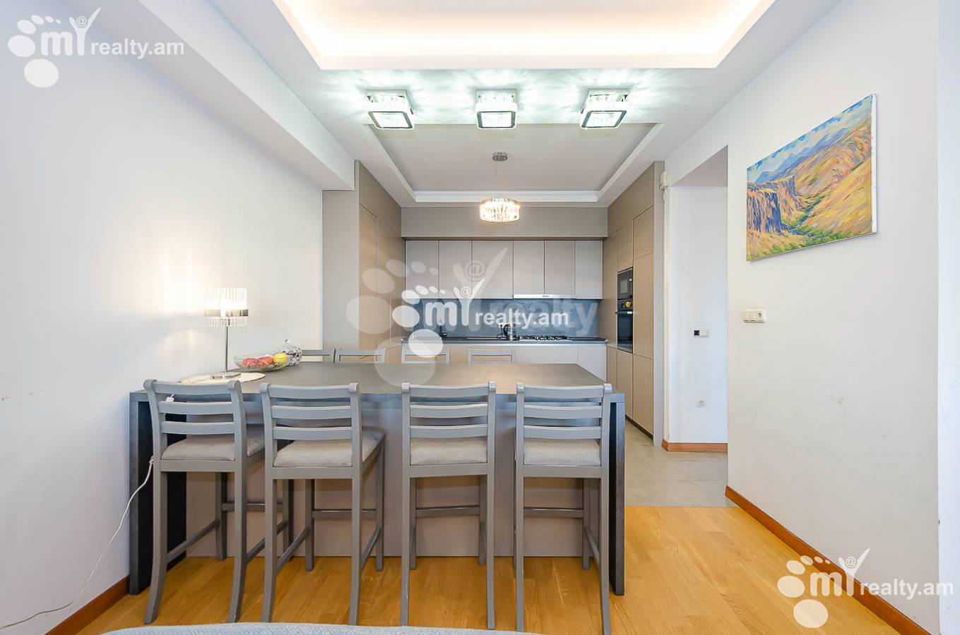 4 bedroom apartment for sale خیابان آنتارایین, مرکز شهر ایروان, 151536