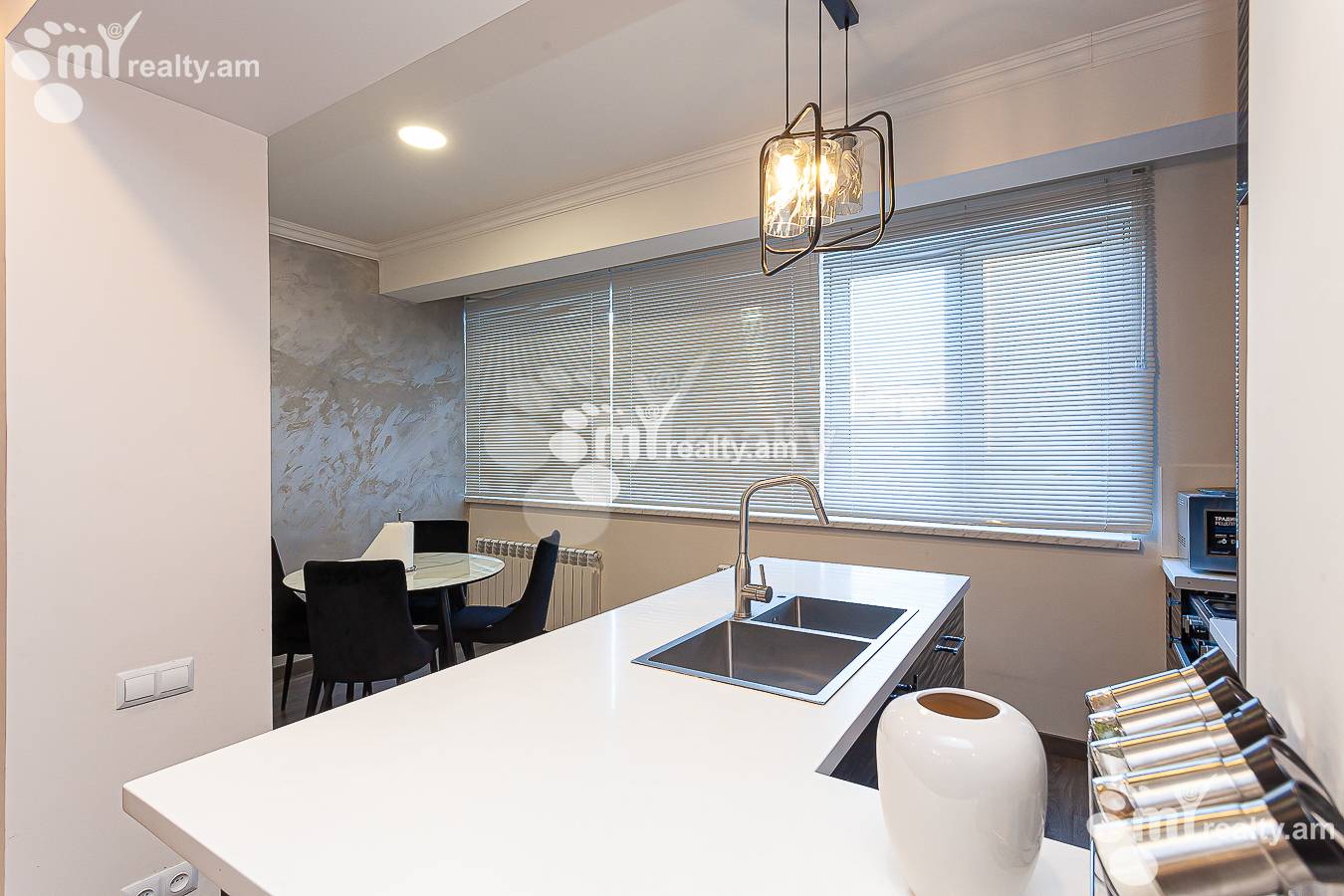 3 սենյականոց բնակարան  Զաքյան փող, Կենտրոն Երևան, 146567