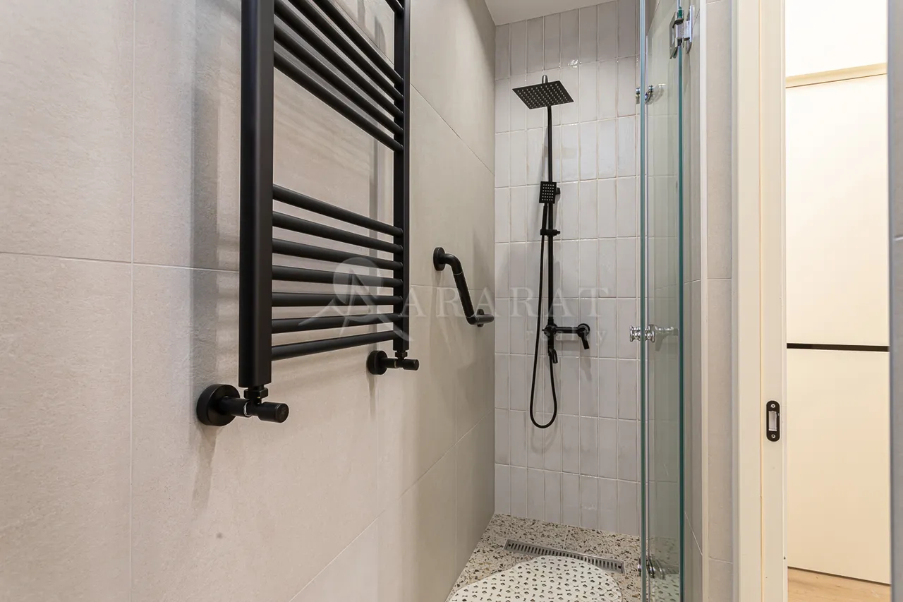 3 սենյականոց բնակարան վարձով Ամիրյան փող, Կենտրոն Երևան, 158917