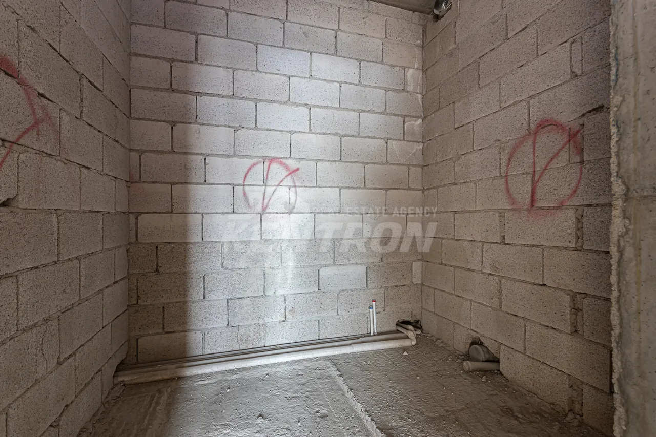 4 bedroom apartment for sale Rostom St, Center Yerevan, 158376