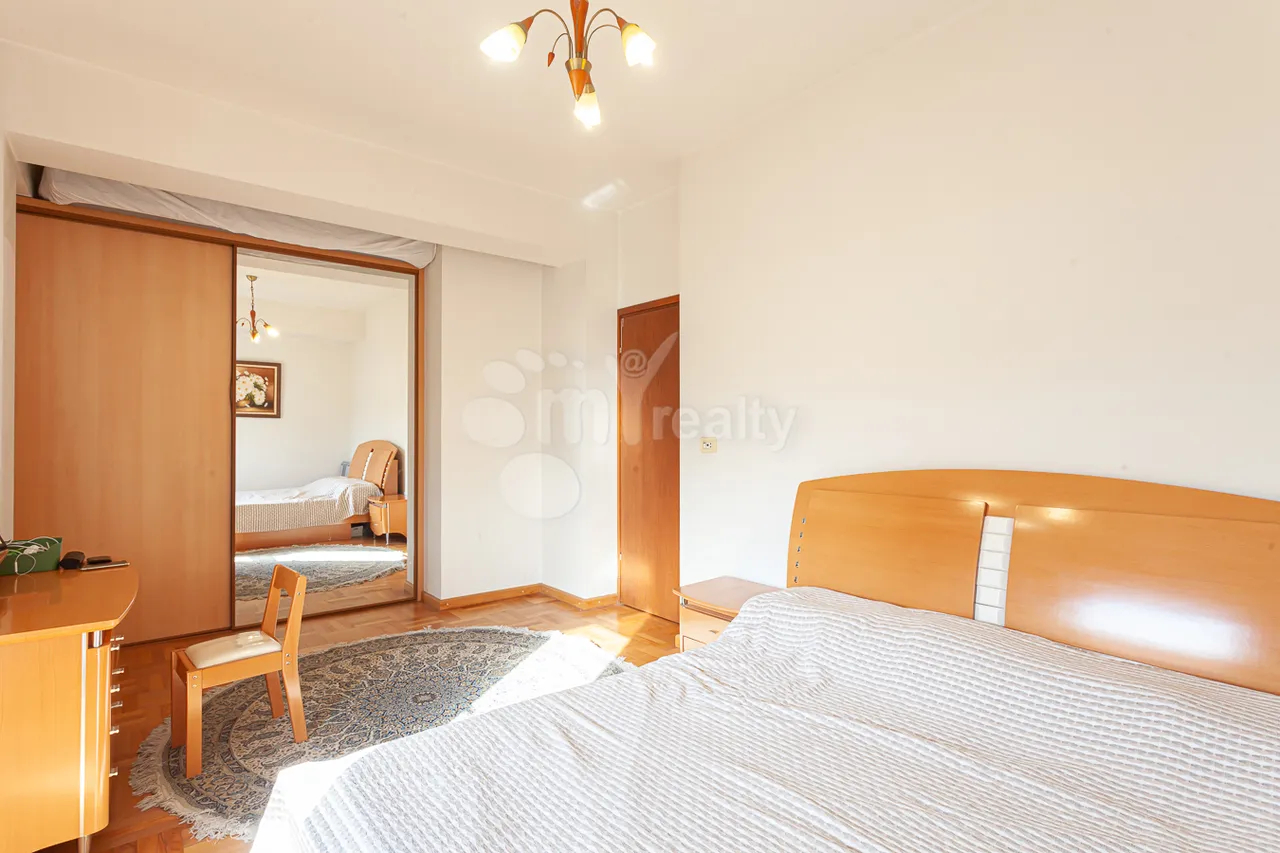2 bedroom apartment for rent Koghbatsi St, Center Yerevan, 158130