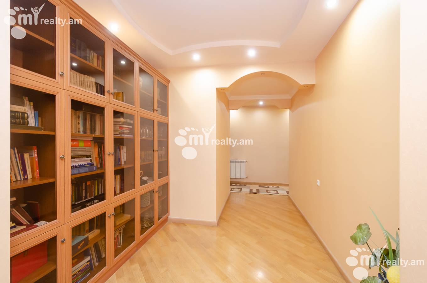 Купить 4 комнатную квартиру Орбели Ехбайрнери ул, Арабкир Ереван, 144146