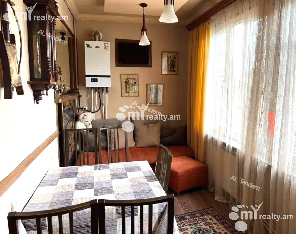 3 bedroom apartment for sale خیابان گِریبودوف, عربگیر ایروان, 153823