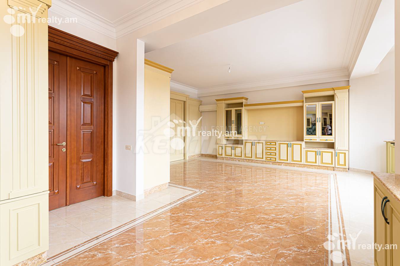 3 bedroom apartment for sale خیابان واردانانتس, مرکز شهر ایروان, 156881