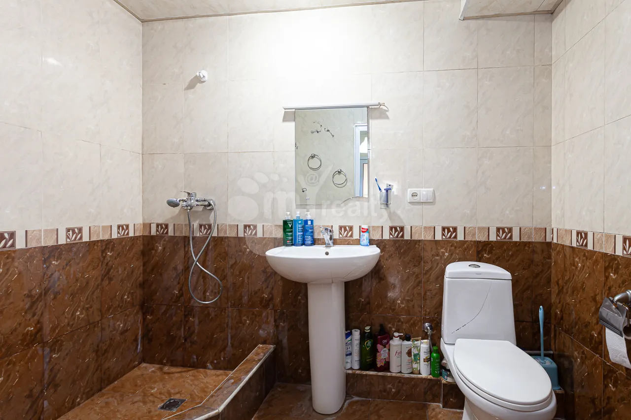 2 bedroom apartment for sale Vratsyan St, Center Yerevan, 161741