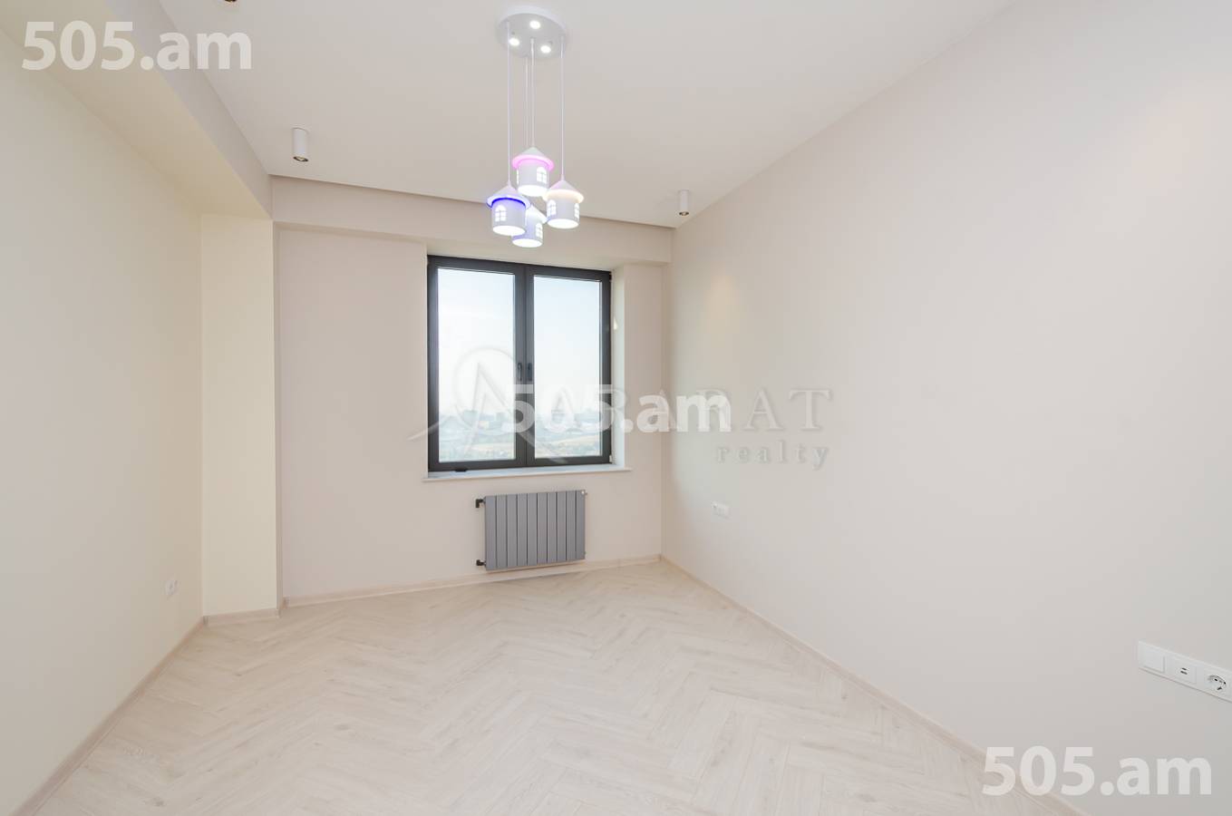 Купить 4 комнатную квартиру Аршакуняц пр, Центр Ереван, 153656