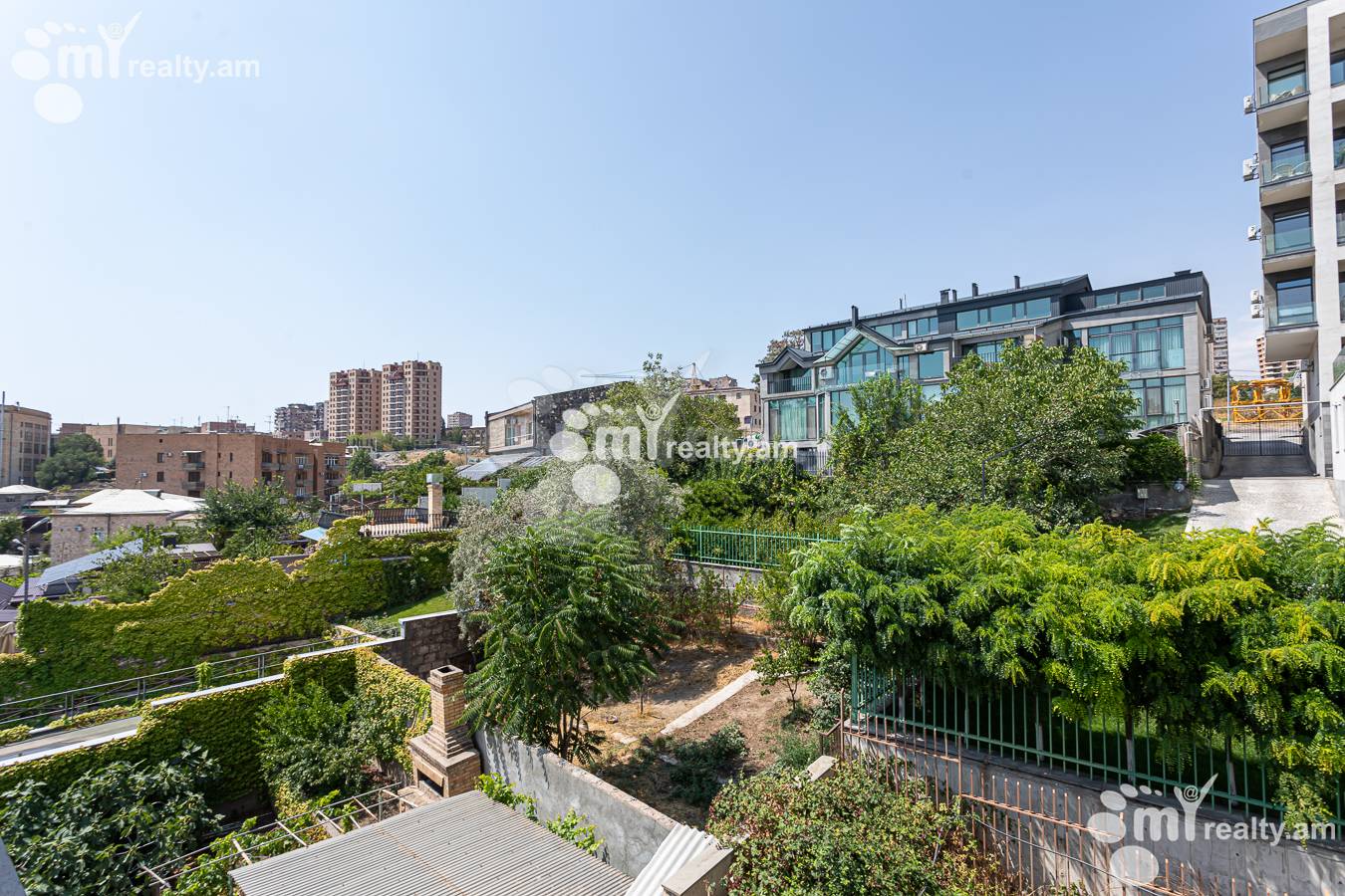 4 bedroom apartment for rent Antarayin St, Center Yerevan, 156170