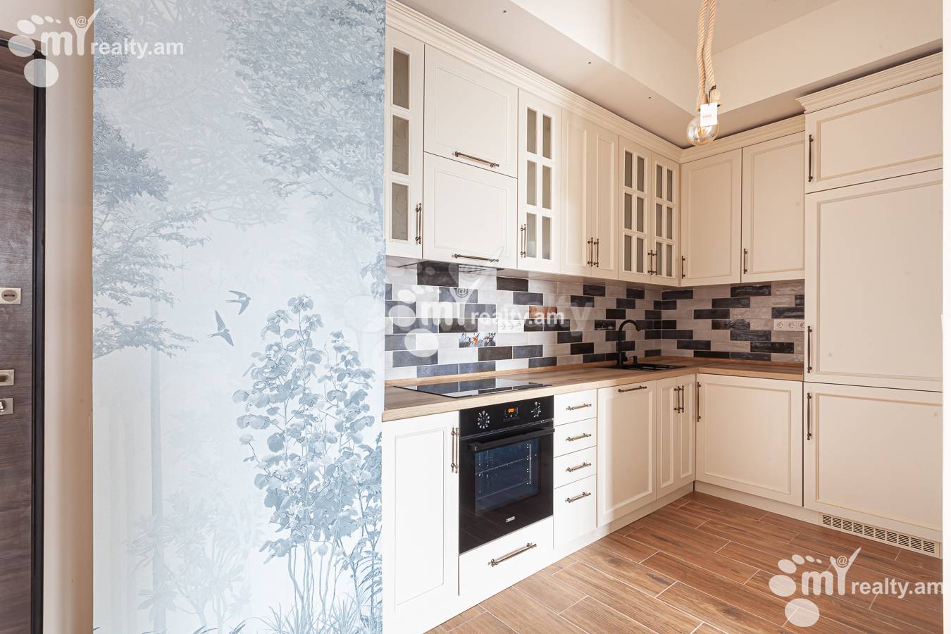 3 bedroom apartment for rent Rostom St, Center Yerevan, 155574