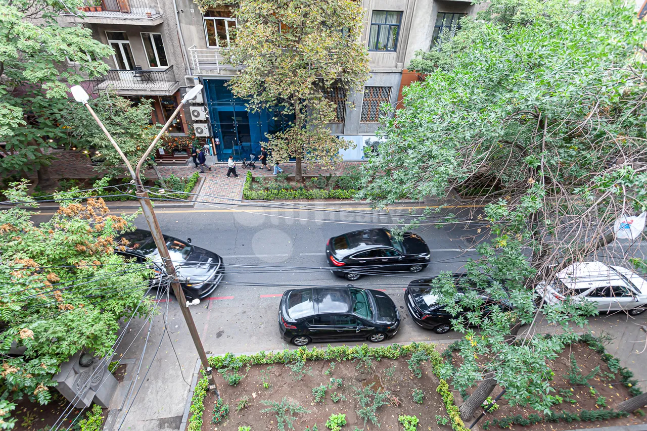 3 bedroom apartment for rent Pushkin St, Center Yerevan, 161840