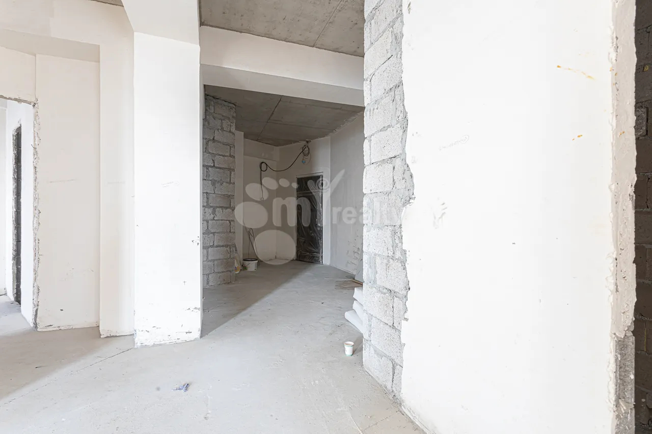 3 bedroom apartment for sale Antarayin St, Center Yerevan, 157901