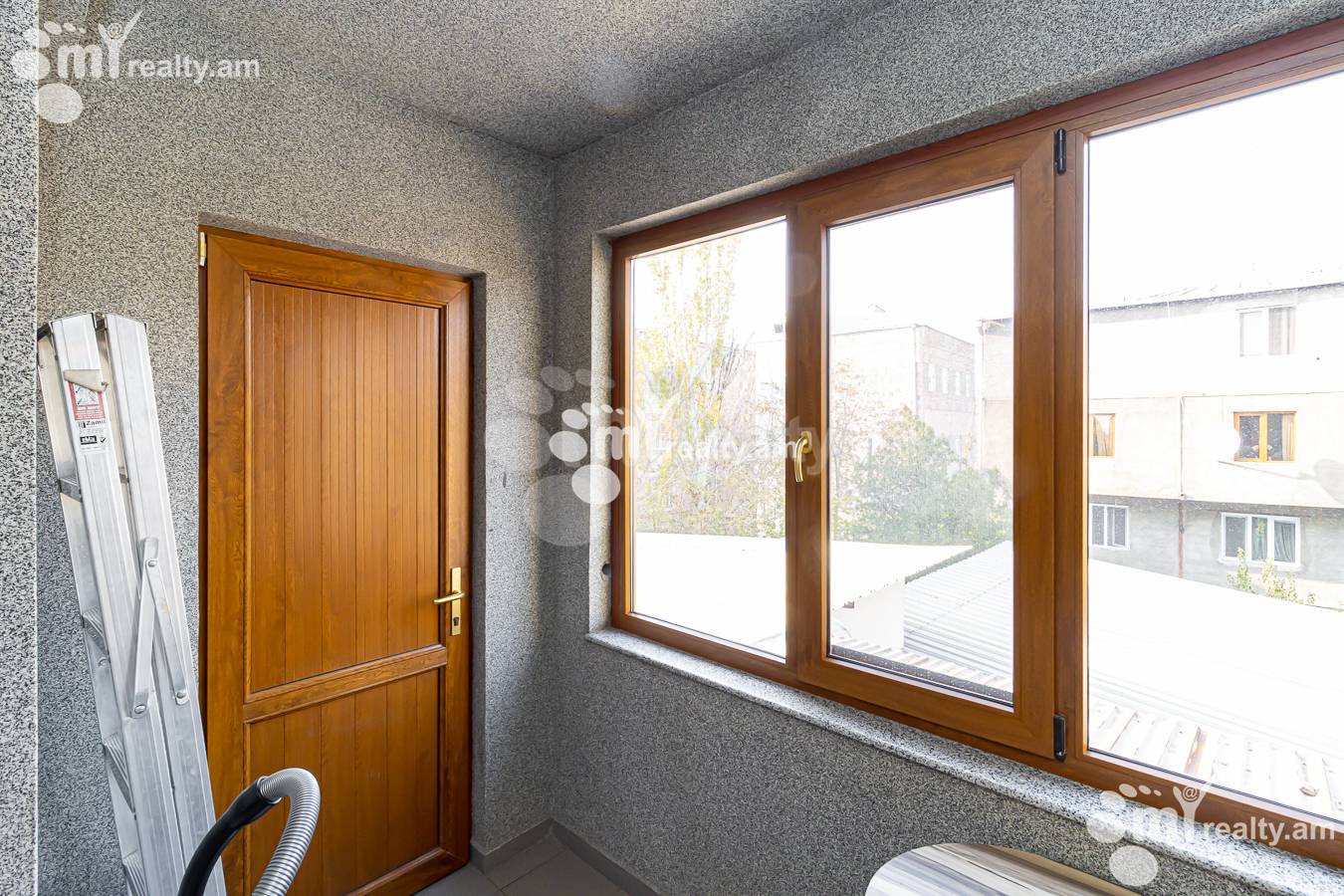 Купить 3 комнатную квартиру Орбели Ехбайрнери ул, Арабкир Ереван, 153788