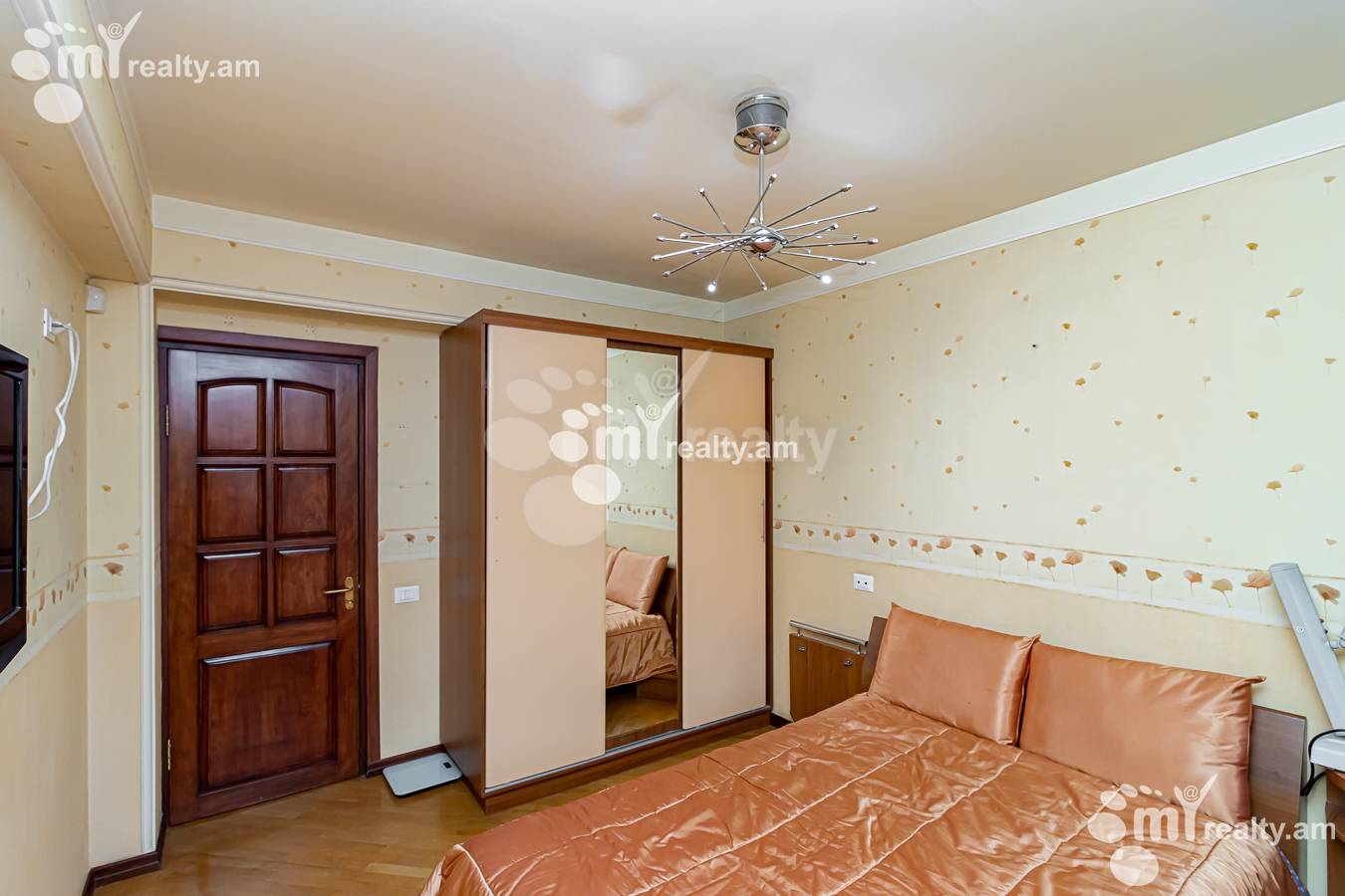 Купить 3 комнатную квартиру Орбели Ехбайрнери ул, Арабкир Ереван, 153788