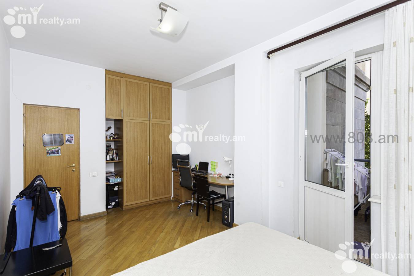 4 սենյականոց բնակարան  Պուշկինի փող, Կենտրոն Երևան, 126960