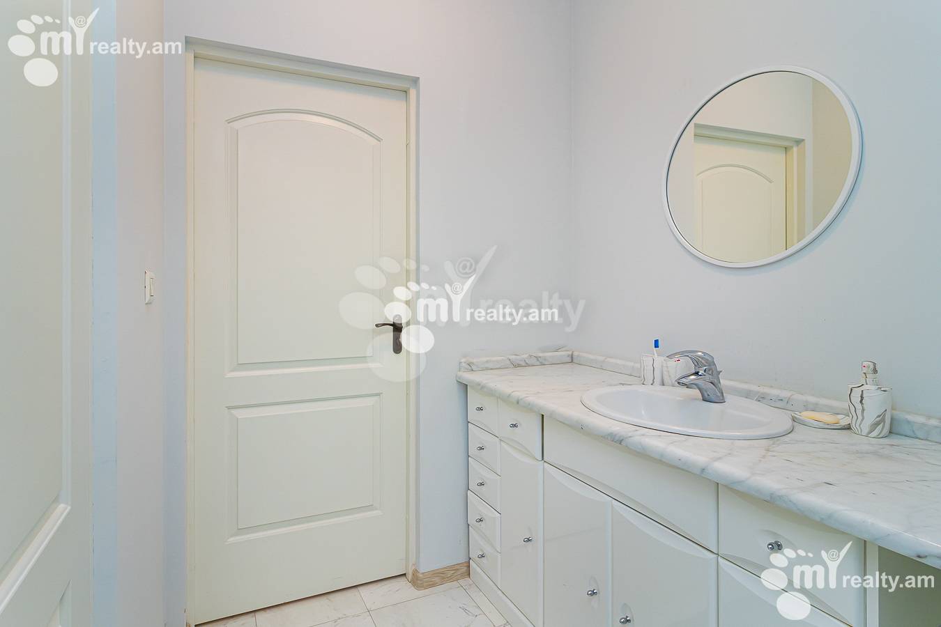 3 bedroom apartment for sale Sarmen St, Center Yerevan, 140668