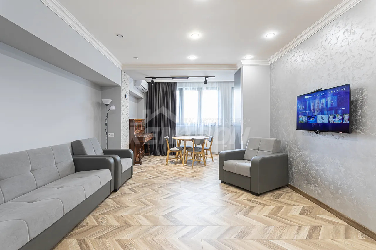 3 bedroom apartment for rent Saryan St, Center Yerevan, 158910