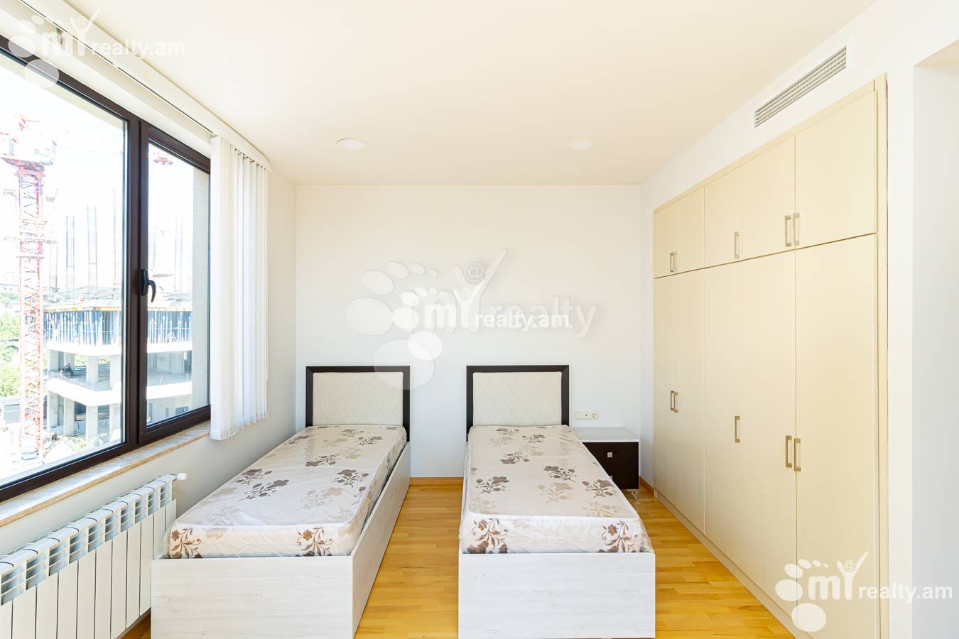 3 bedroom apartment for sale خیابان آنتارایین, مرکز شهر ایروان, 137521