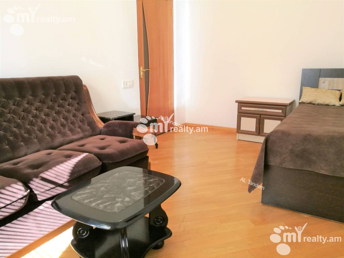 4 bedroom apartment for rent Ghazar Parpetsi St, Center Yerevan, 124054