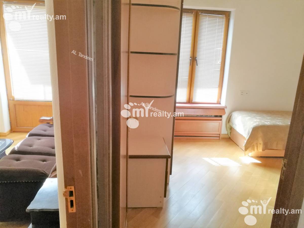 4 bedroom apartment for rent Ghazar Parpetsi St, Center Yerevan, 124054