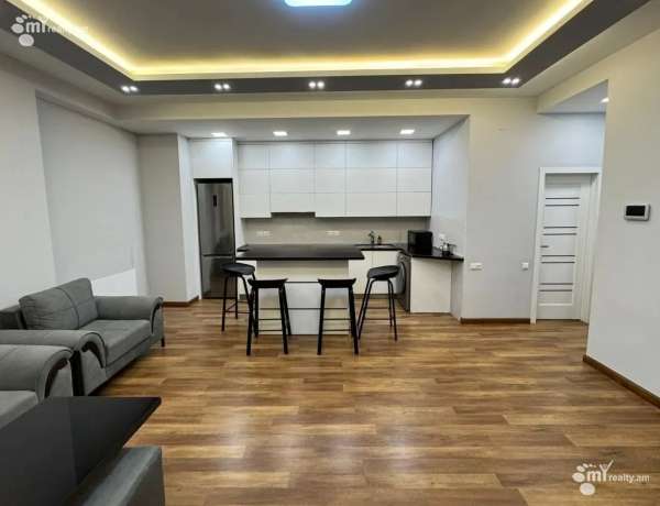 varcov-bnakaran/3-senyakanoc/Amiryan+St/Center/Yerevan