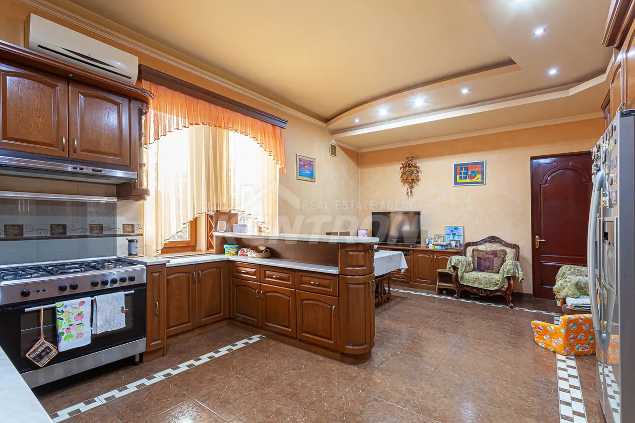 House for sale Pirumyans  St, Davtashen Yerevan, 157261