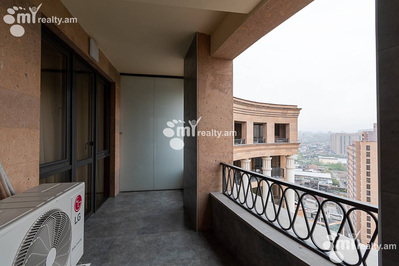 Купить 5 комнатную квартиру Сасна Црер ул., Давташен Ереван, 143122