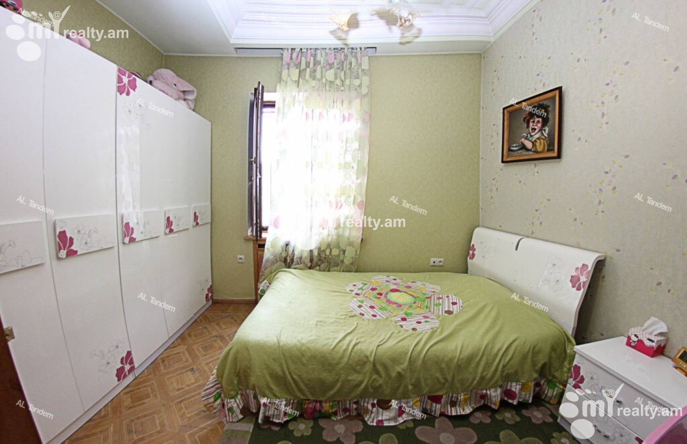 4 սենյականոց բնակարան  Սայաթ-Նովայի պող, Կենտրոն Երևան, 126447