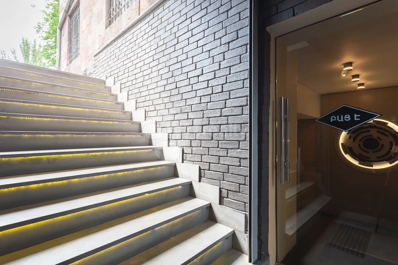 Commercial for sale خیابان چارِنتس, مرکز شهر ایروان, 157295