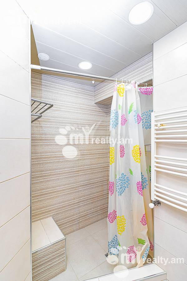 Снять 4 комнатную квартиру Московян ул, Центр Ереван, 155311