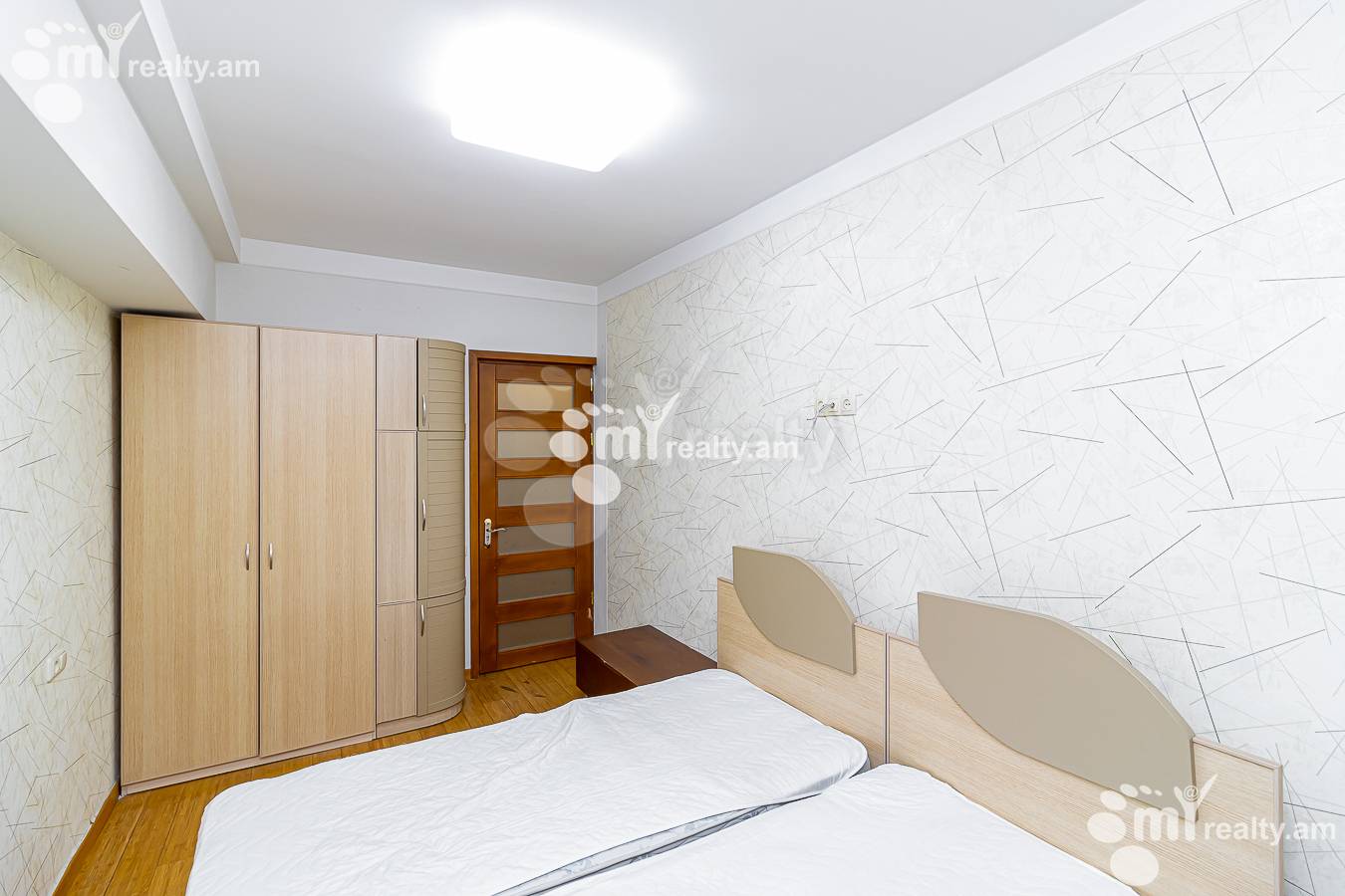 Снять 4 комнатную квартиру Московян ул, Центр Ереван, 155311