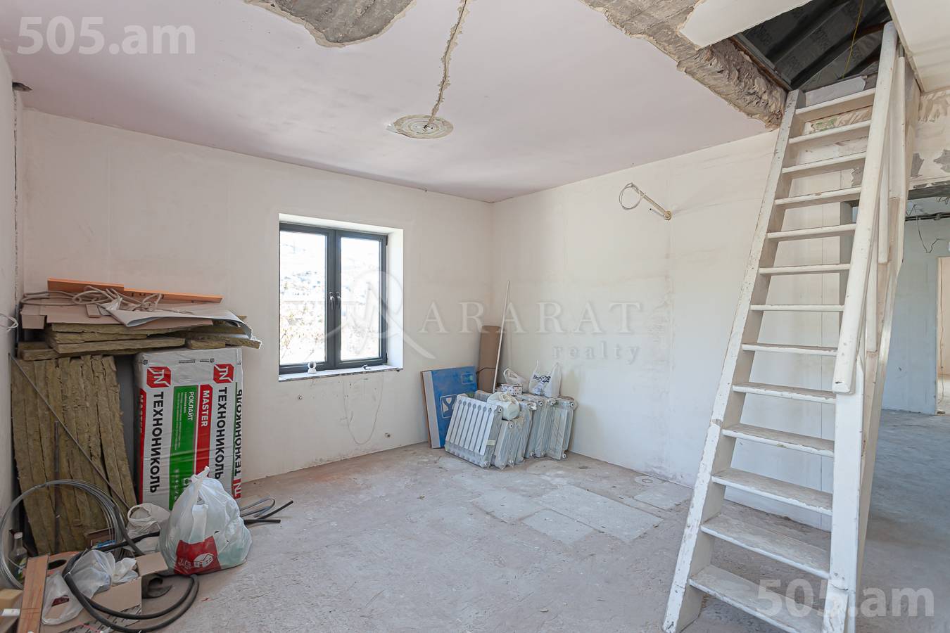 House for sale I. Alikhanyan St, Center Yerevan, 148125