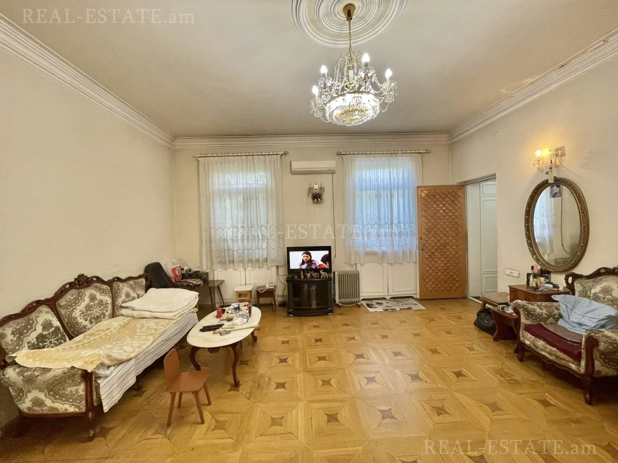 House for sale خیابان اِرزنکیان, عربگیر ایروان, 131697