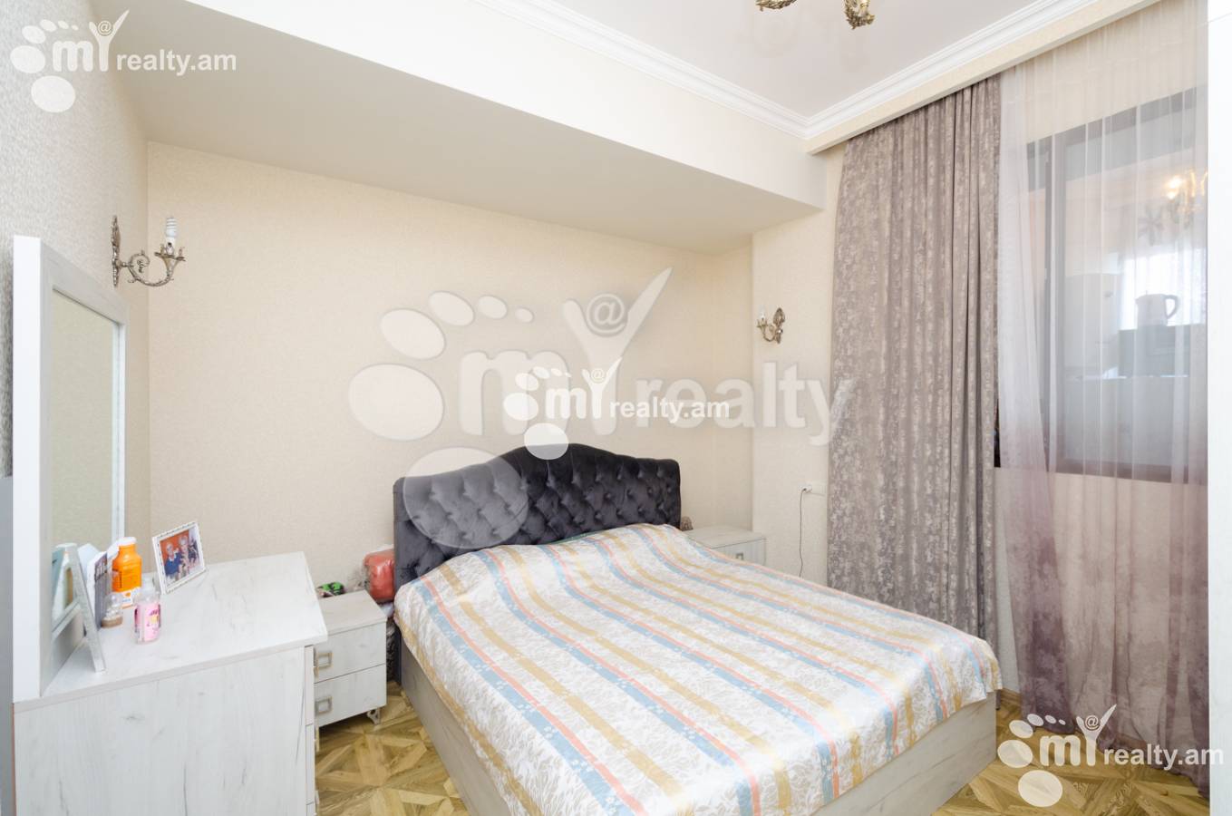3 bedroom apartment for sale Charents St, Center Yerevan, 136763