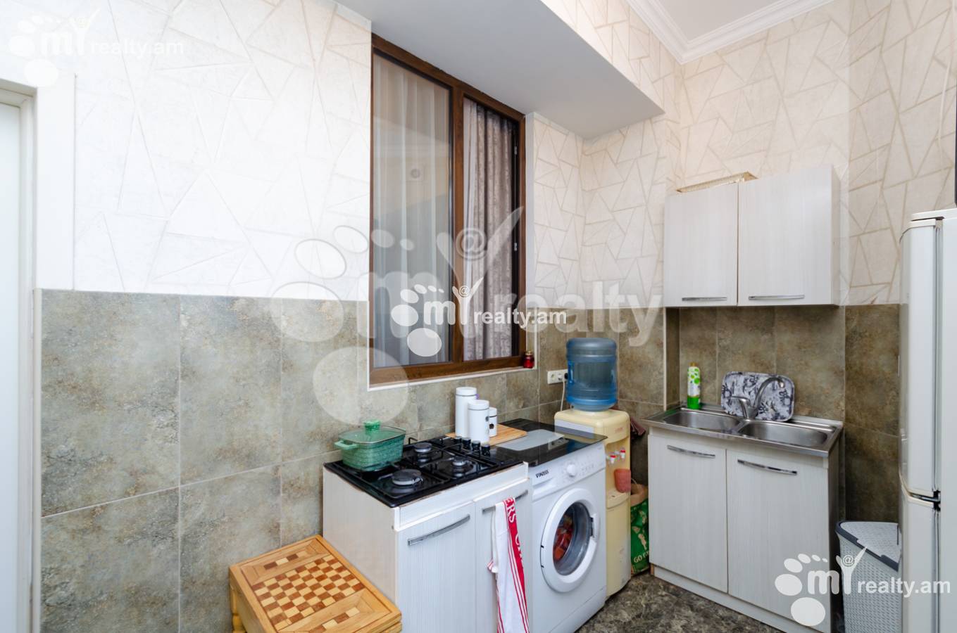3 bedroom apartment for sale Charents St, Center Yerevan, 136763