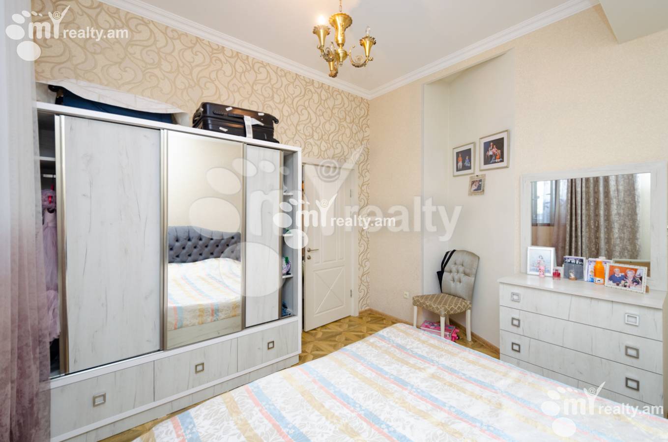 3 bedroom apartment for sale Charents St, Center Yerevan, 136763
