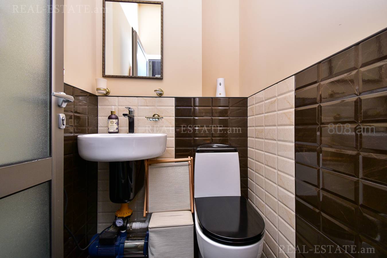 Купить 4 комнатную квартиру Лер. Камсар ул, Центр Ереван, 127317