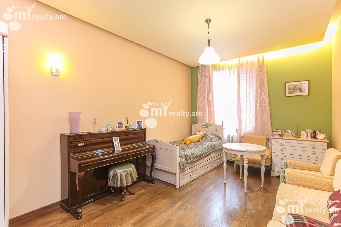 4 bedroom apartment for sale Antarayin St, Center Yerevan, 144099