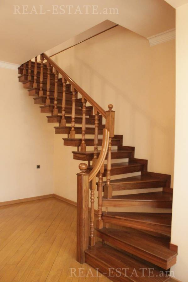 4 bedroom apartment for sale rue d'Aghayan, Center Yerevan, 139111