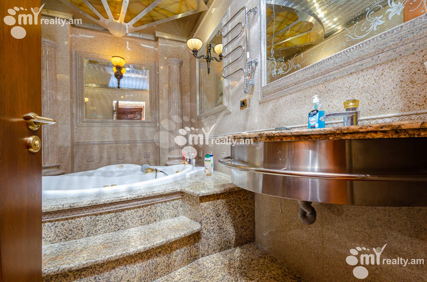 3 bedroom apartment for rent Northern(Hyusisayin)  Ave, Center Yerevan, 139314