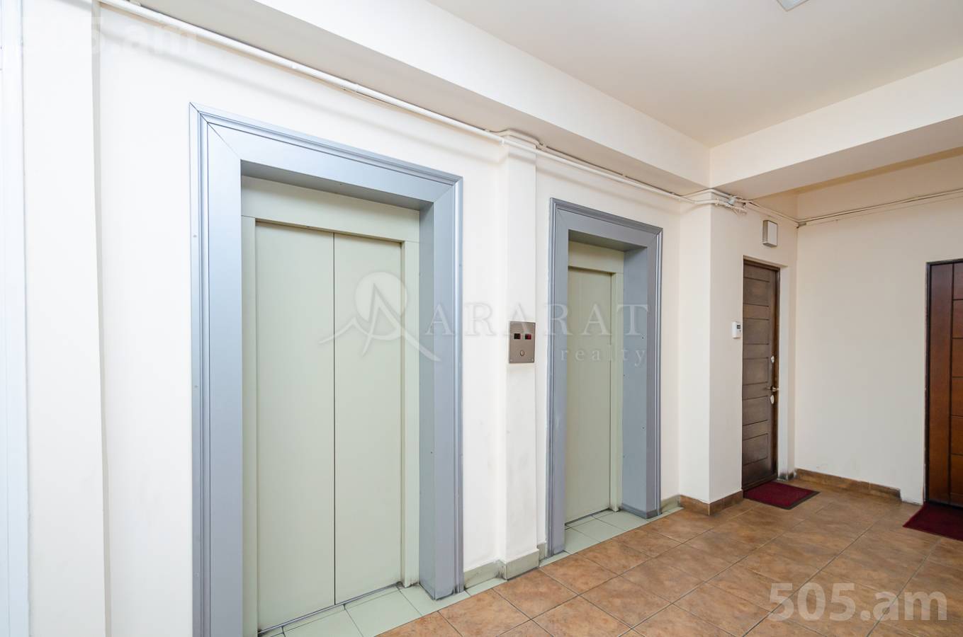 Купить 2 комнатную квартиру Ин ереванци ул, Центр Ереван, 152611